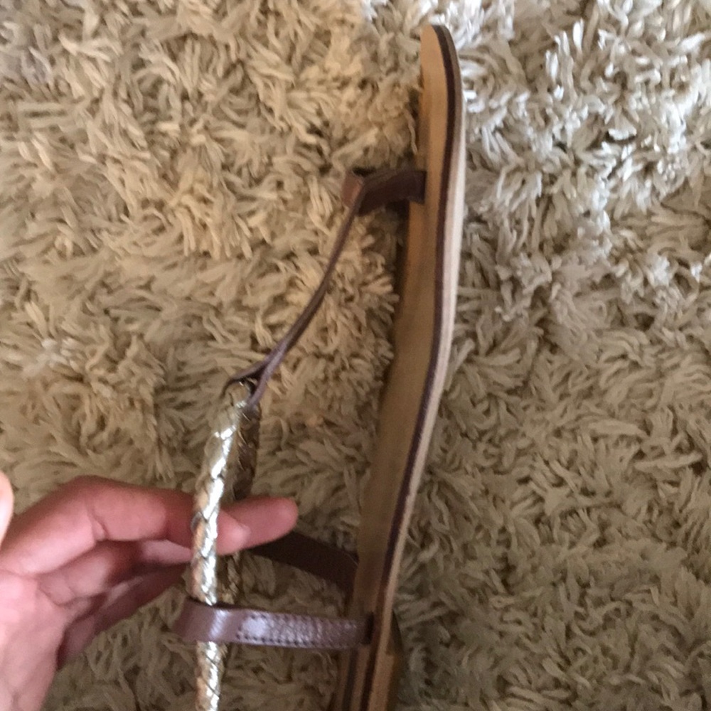Single Toed Sandals - Picture 2 of 2